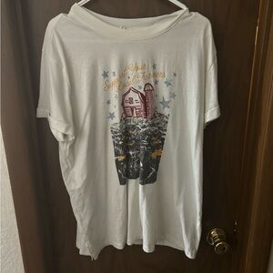 Maurice’s Support Your Local Farmers Tee